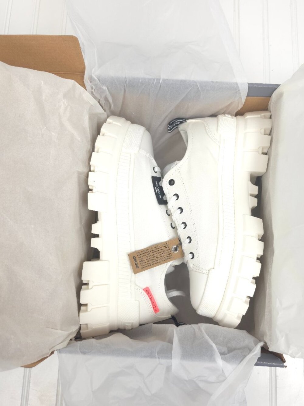 NIB Women's Palladium Revolt Lo TX Platform Laceup Sneakers Size 10 - Picture 2 of 12
